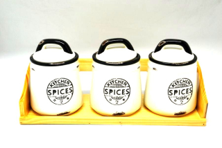 Keramické koreničky na drevenej poličke "Kitchen spices"